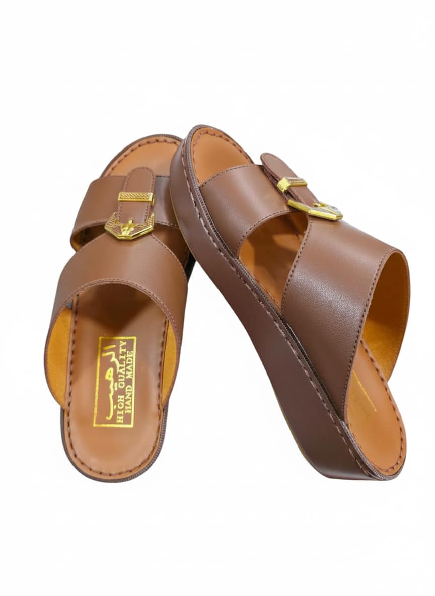 حذاء شرقي "الرهيب"